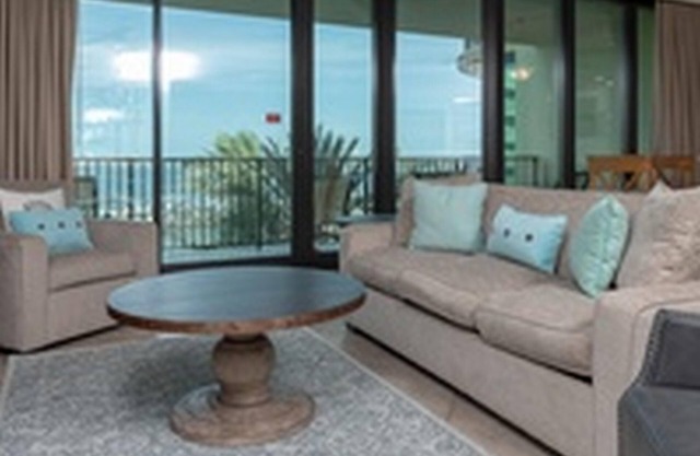 Phoenix on the Bay by Brett Robinson Vacations