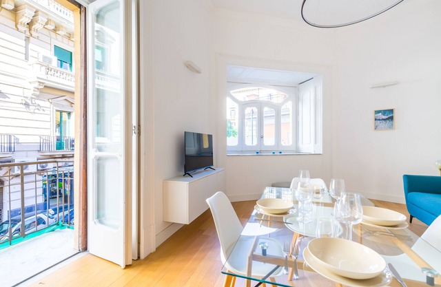 Piazza Amedeo Flat by Wonderful Italy