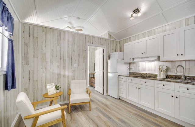 Picayune Tiny Home Rental ~ 11 Mi to Space Center!