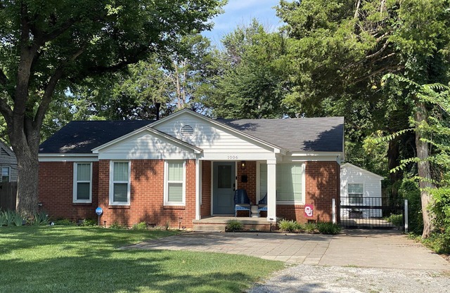 Pickard Place — Charming campus cottage 5 blocks to OU campus