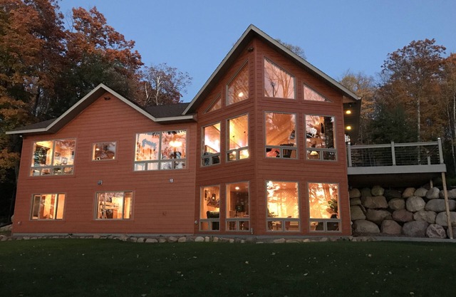 Pickerel Lake Home mit herrlichem Blick auf den Sonnenuntergang