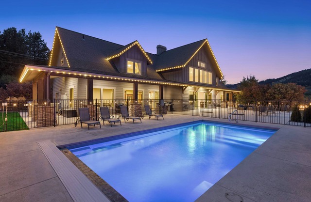 Swimmingpool, große Familien, 8 Schlafzimmer *, 7 Badezimmer
