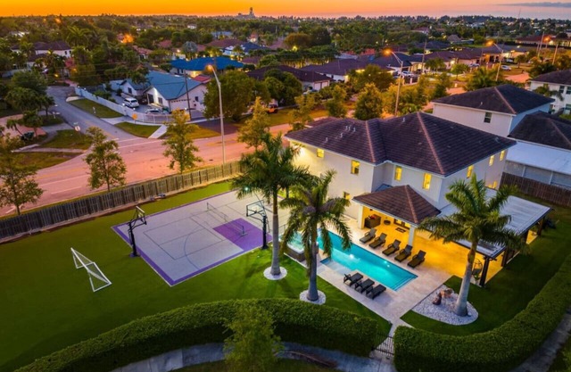 Pickleball/Gameroom/Soccer Field/Pool