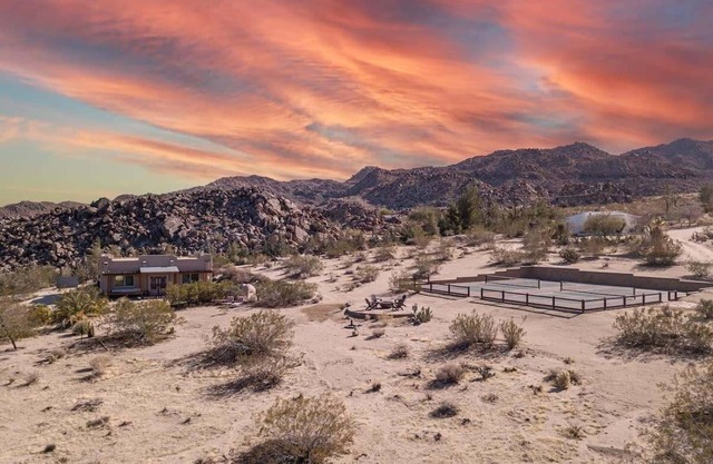 Pickleball, Spa, Set against JTNP| Casita Panorama