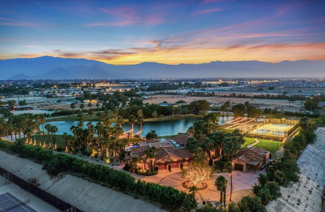 Wüsten-Ridge Estate Luxury Rental - Ihre eigene Private Resort mit eigenem See