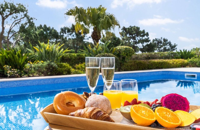 Picture Renting Your 5 Star Villa with Private Pool on the Prestigious The Algarve, Faro Villa 1126