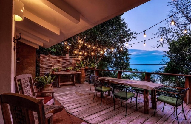Lakefront Maya Cala Villa das Juwel im Dschungel, ruhigen und privaten.