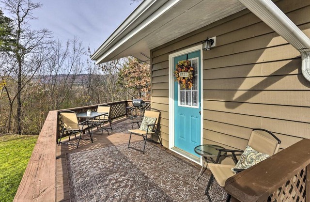Picturesque Cottage in the Heart of Trenton!