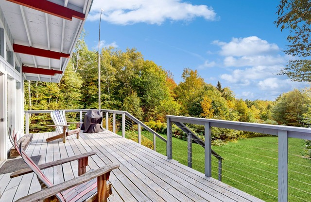Picturesque, Euro-style ski chalet with beautiful setting, deck & fireplace