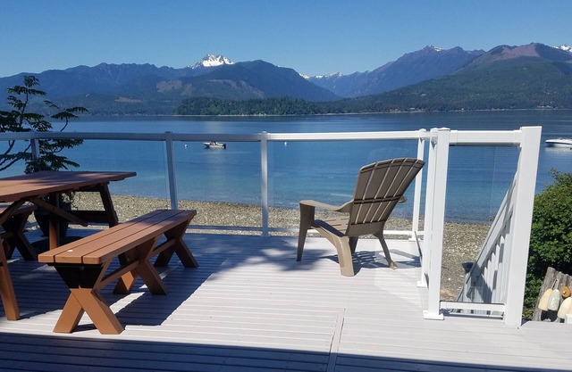 Malerische Hood Canal-Ufergegend mit olympischem Mountain View