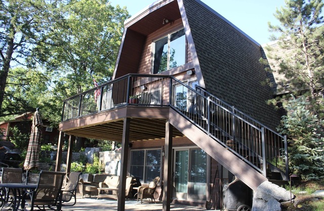 Picturesque lake home w/ separate entertainment lodge