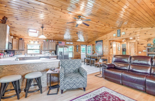 Picturesque Phoenix Vacation Home on Oswego River!