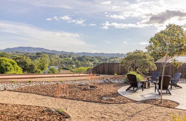 Picturesque Rosemary Retreat
