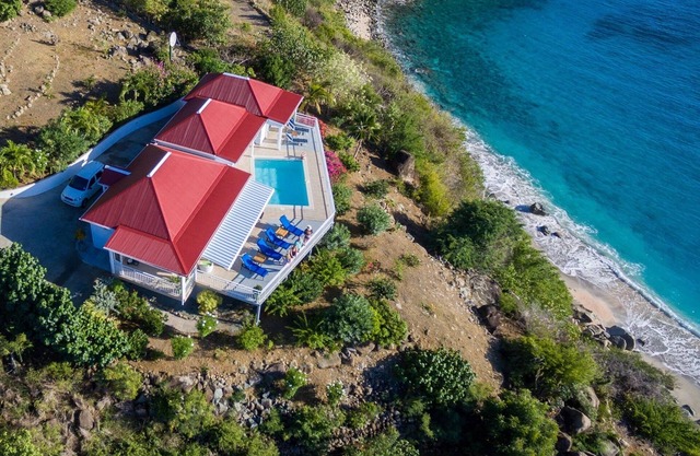 Malerische Villa W / Schöne Aussicht auf den Sonnenuntergang direkt über Shell Beach & Gustavia