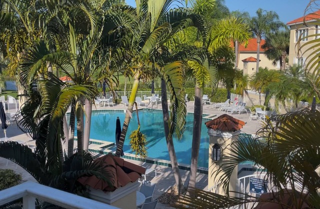 Pied-à-Terre in quaint Vero Beach, Fl including Private Club Membership