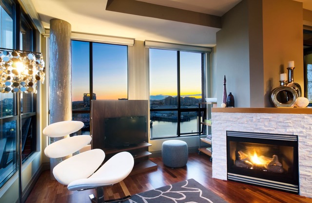 'Zweitwohnsitz Harbour Penthouse' Private Rooftop Deck-Victoria