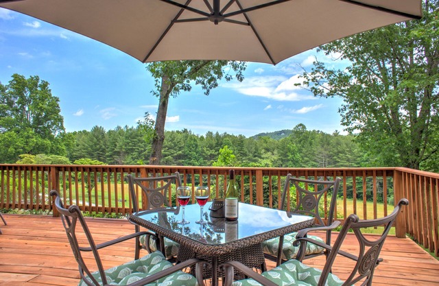Piedmont Chalet | Private Historic Chalet Near Hendersonville