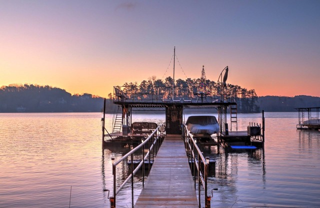 Pier 39 am Lake Lanier. # 1 Bewertete Vermietung in Gainesville!