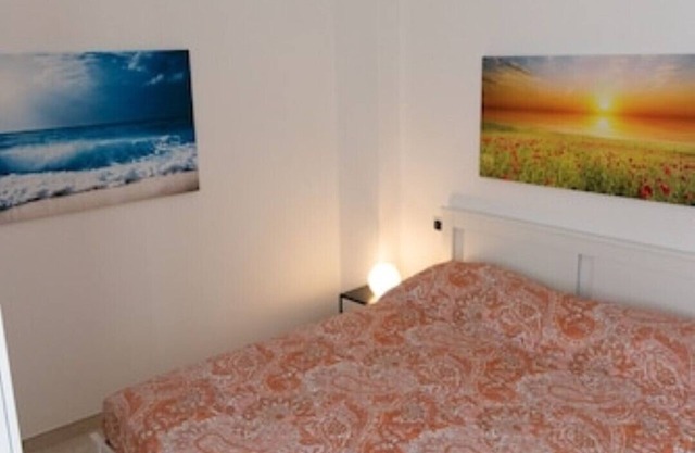 renovierte Wohnung mit 2 Bädern, sehr zentral, für 6 Personen