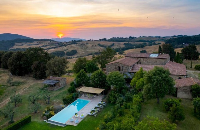 PIEVE DI SAN GIOVANNI 10, Emma Villas