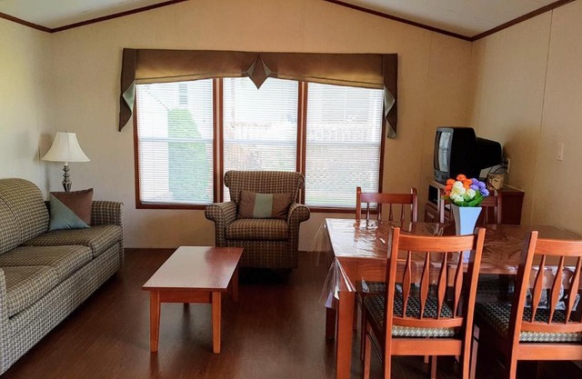 Pigeon Hollow Park Cottages