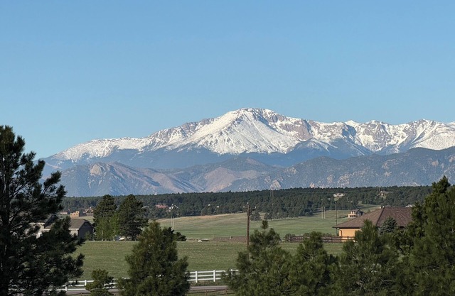 Pikes Peak Views Sleeps 15 Hot Tub Wood Fireplace 5 Acre Retreat