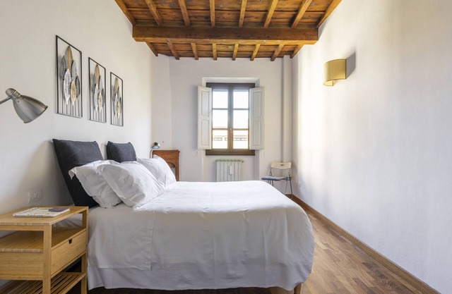 Pilastri 44 - Two Bedroom Apartment, Sleeps 3
