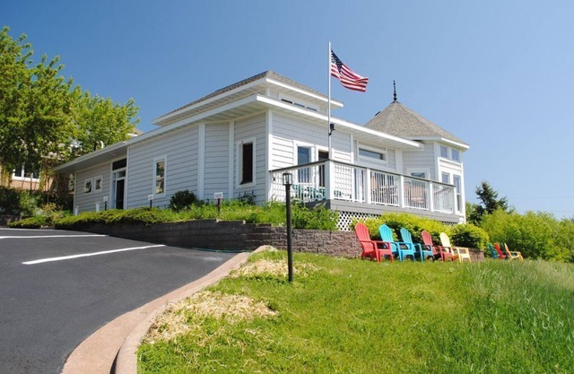 Pilot House - für 4 Personen, Bayfield Lake View, privater BA, 1 Block von der Fähre entfernt