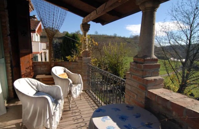 Entire romantic cottage in the hills of Asti, between Monferrato, Langhe, Roero