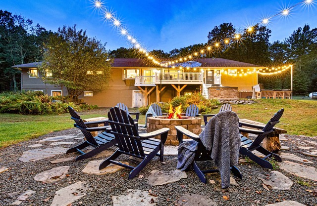 Hot Tub*FirePit*Pinballs*Seclusion*NoPetFee