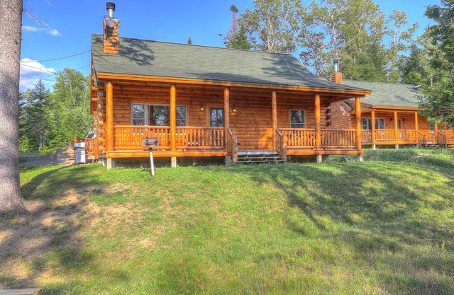 Pine Cabin at Rangeley Lake Resort - shared waterfront on Rangeley Lake