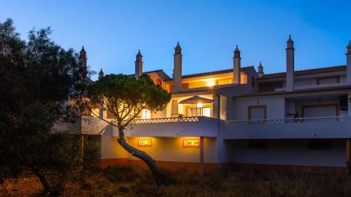 Pine Cliffs by Check-in Portugal