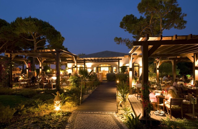 Pine Cliffs Village