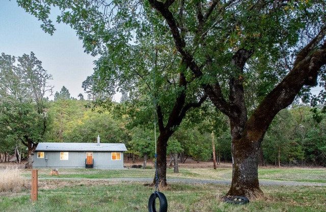 Pine crest cottage. Cozy and updated