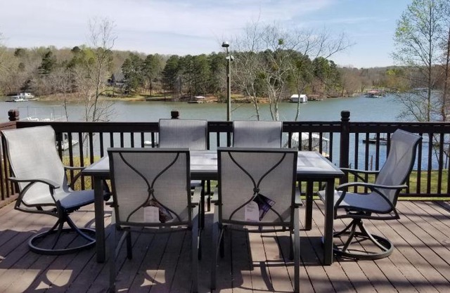 Pine Haven Lake front home/w Dock