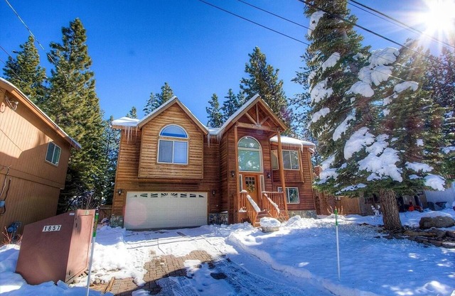 Pine Mountain Paradise 3 Bedroom Home by RedAwning