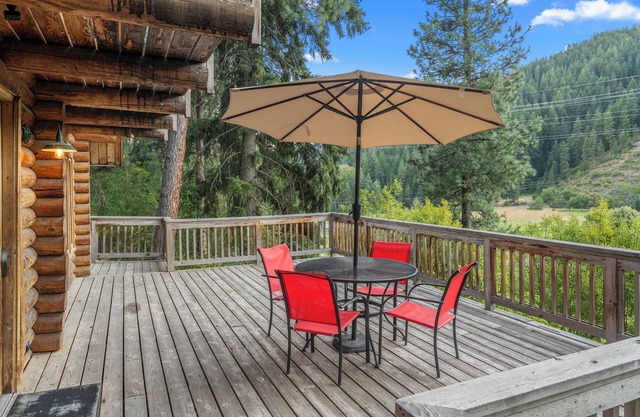 Pine Vista - Inviting Log Cabin in the Whispering Pines