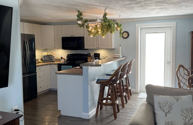 Pineapple Cottage