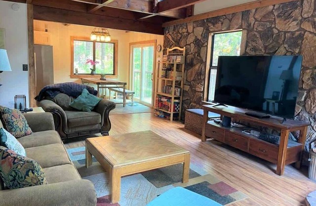 Pinecrest Escape Summ