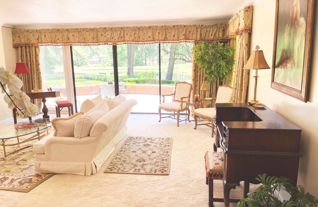 Pinehurst Pond House Charming Waterfront gated Golf course US Open 1/4 m away