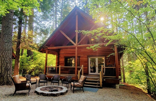 PINELOCH LOG CABIN ~ Pet Friendly - Lake Cle Elum - Roslyn - Great Outdoors!