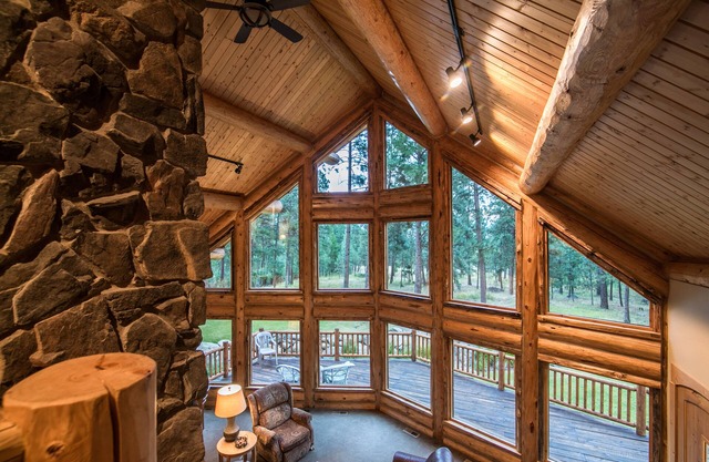 Pineview Lodge