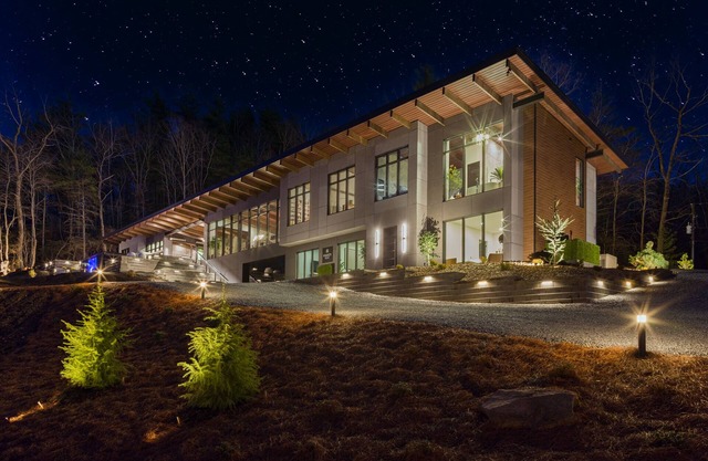 Pinhoti Peak - Modern Mountain Cabin