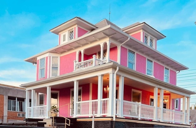 Pink Castle Babe’cation of Indiana