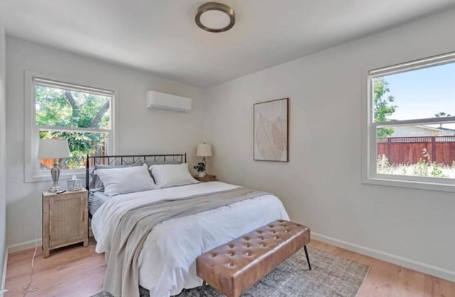 Pink Door, Livermore! Queen Bed - 0.5 Miles to downtown
