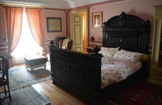 Rosa Zimmer in der Villa Mirano Bed and BreakFast Piossasco - Turin - Piemont