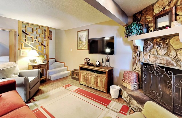 Pinon Park C11 | Cozy, Fireplace, Great Location