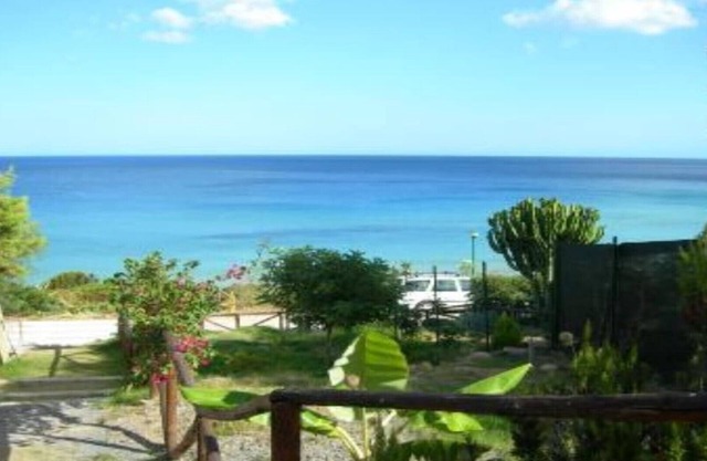 Pinus Village Caposchiera mit Terrasse mit Meerblick