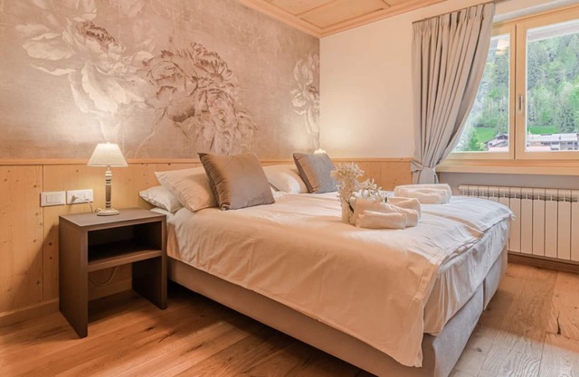 PINZOLO - THREE APARTMENT WITH TWO BATHROOMS AND WIFI