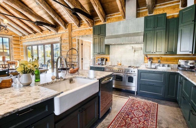 Pioneer Cabin: Your Rustic Retreat in Idaho